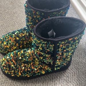 UGG boots sparkly size 9 in women.